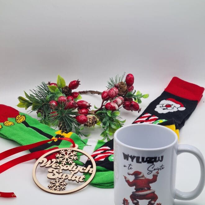 zestaw prezentowy na Święta kubek i skarpetki