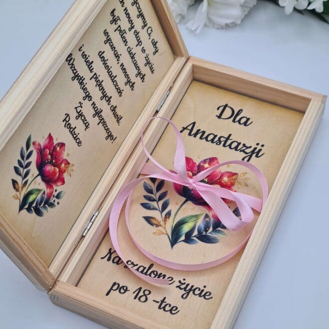 Drewniana koperta prezent na 18 urodziny dla dziewczyny
