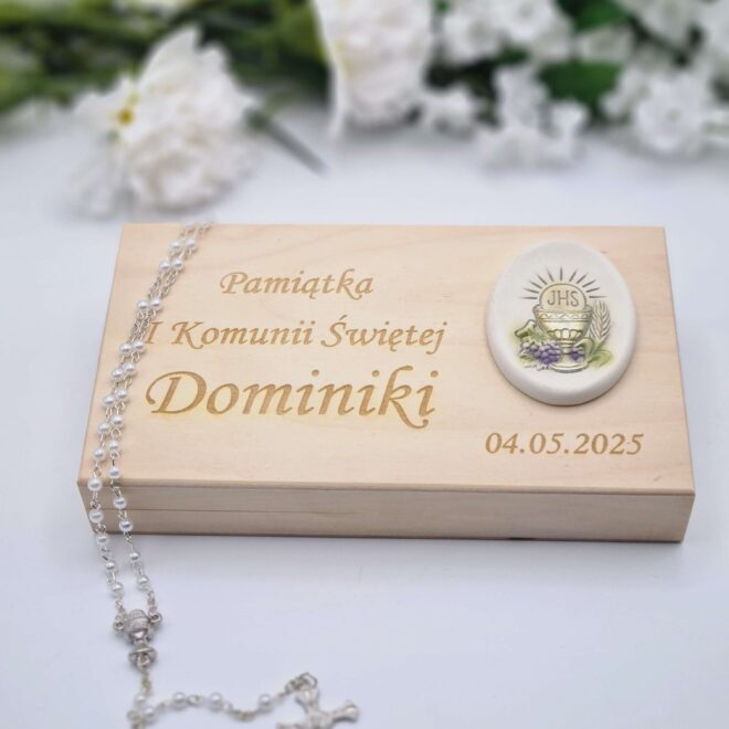 Pudełko na pieniądze na komunię – Personalizowana pamiątka z grawerem
