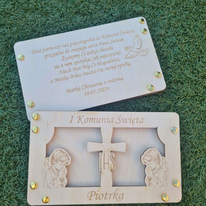 Drewniana koperta prezent na komunię