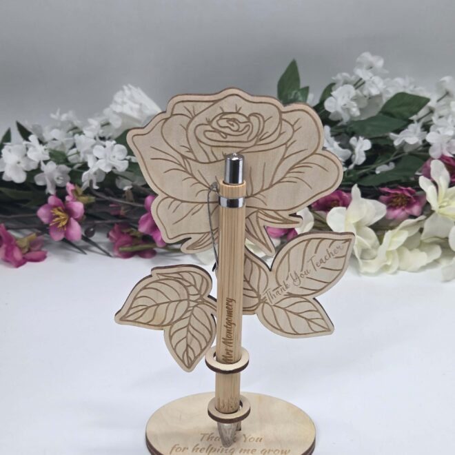 Drewniany stojak kwiatek z personalizacją + długopis dla nauczyciela